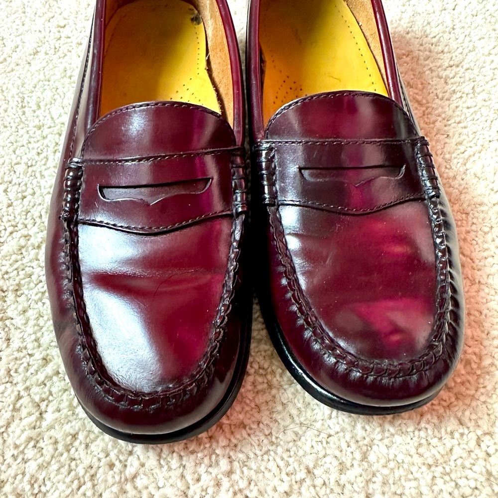 Vintage Weejuns in Mahogany leather. Womens size 8